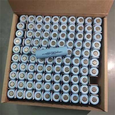 우리는 6000개 18650 3.6V 3200mAh 충전식 리튬 이온 배터리를 프랑스로 보냅니다.